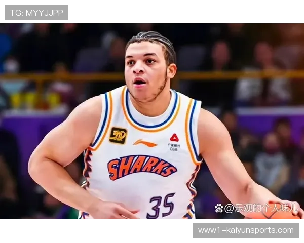 上海队大外援怀特塞德展现禁区统治力 护框与篮板成战术支点